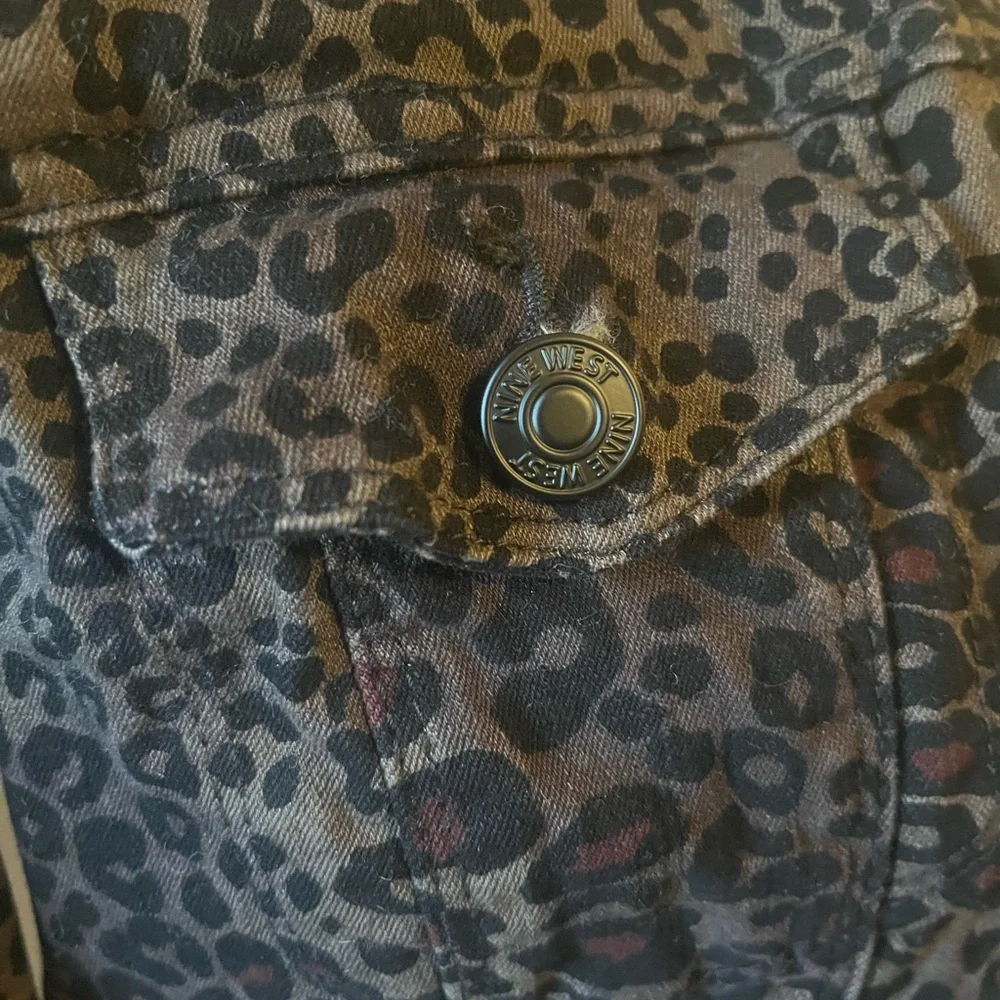 Animal print Button down jacket - Picture 2 of 15